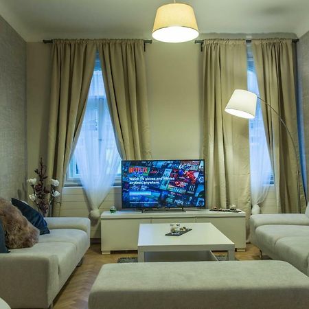 Exclusive 3 Bedroom Top-Notch Flat, Great Location Prague Extérieur photo