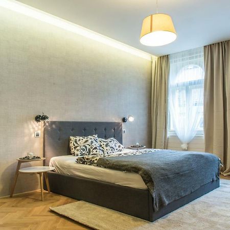 Exclusive 3 Bedroom Top-Notch Flat, Great Location Prague Extérieur photo