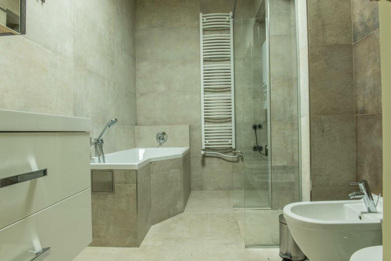 Exclusive 3 Bedroom Top-Notch Flat, Great Location Prague Extérieur photo