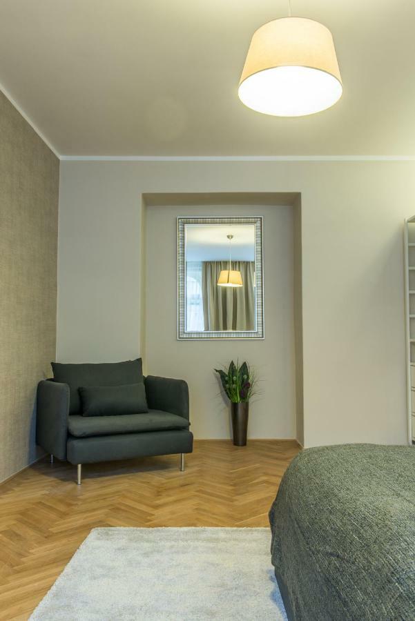 Exclusive 3 Bedroom Top-Notch Flat, Great Location Prague Extérieur photo