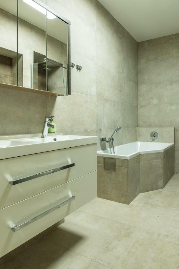 Exclusive 3 Bedroom Top-Notch Flat, Great Location Prague Extérieur photo