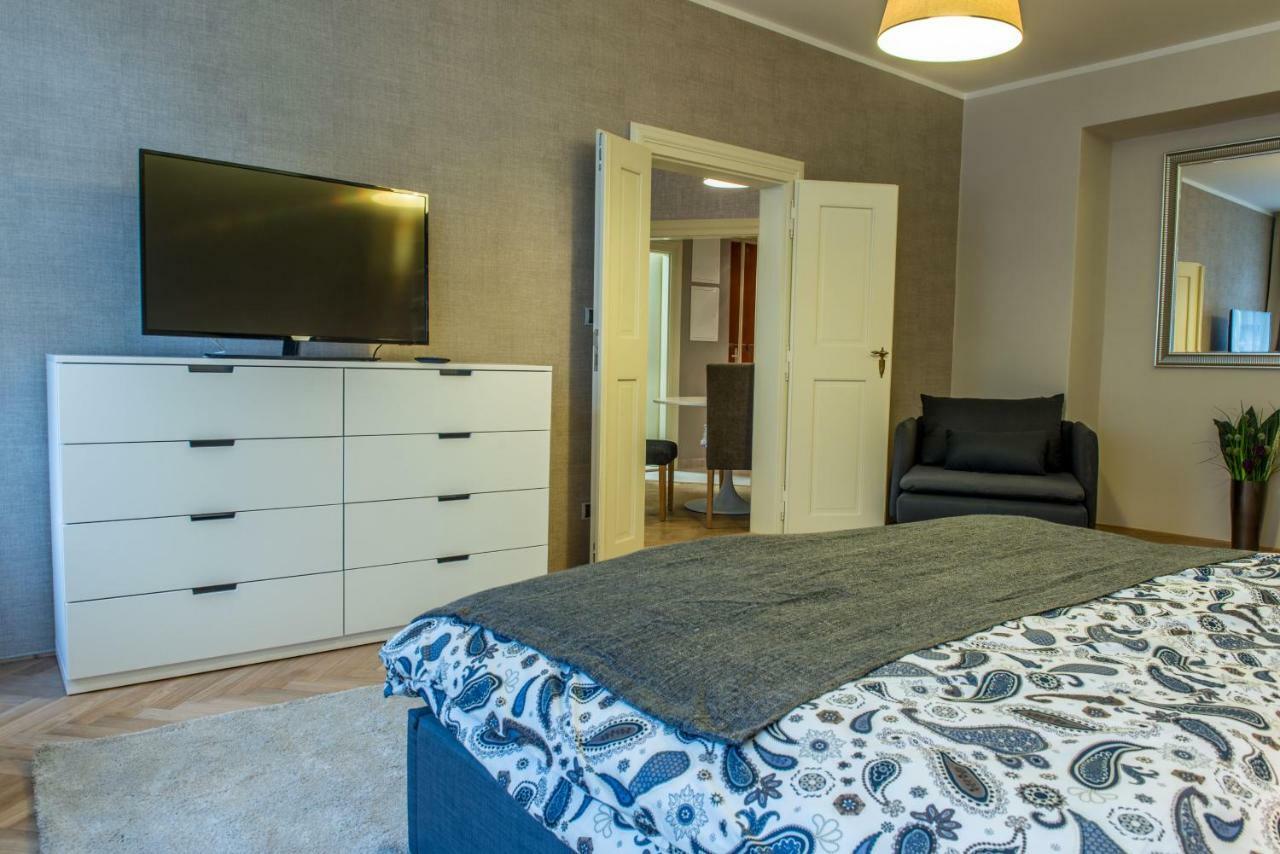 Exclusive 3 Bedroom Top-Notch Flat, Great Location Prague Extérieur photo