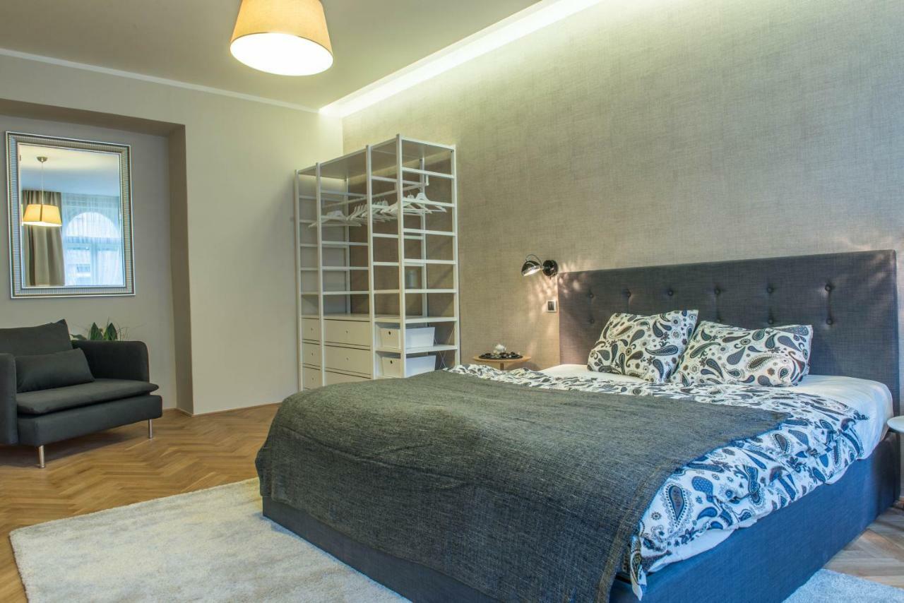 Exclusive 3 Bedroom Top-Notch Flat, Great Location Prague Extérieur photo