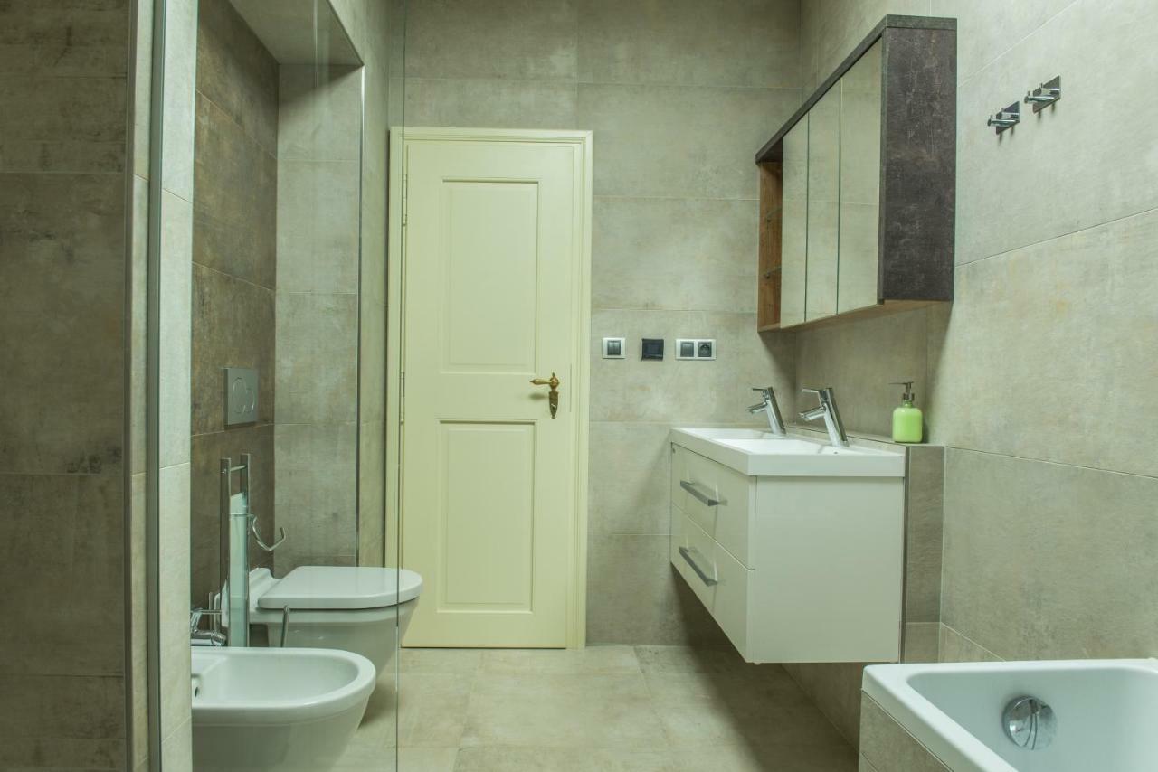 Exclusive 3 Bedroom Top-Notch Flat, Great Location Prague Extérieur photo